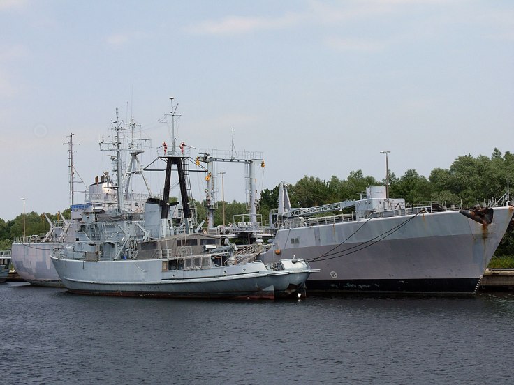 001-A1435-und-Y-1665